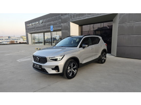 Volvo XC40 B3 AT7 PLUS DARK