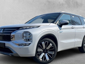 Mitsubishi Nový Outlander PHEV 2.4 MIVEC + 2 elektromotory INSTYLE+