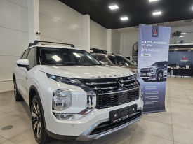 Mitsubishi Outlander PHEV 2.4 MIVEC + 2 elektromotory INTENSE