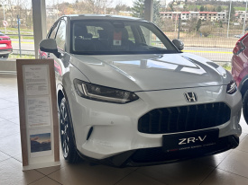 Honda Ihneď k odberu: ZR-V 2.0 i-MMD e:HEV, e-CVT. Advance. Diamont Dust Pearl.