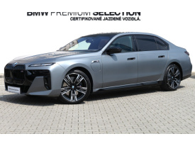 BMW M760e xDrive Sedan