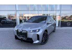 BMW iX xDrive60