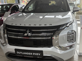 Mitsubishi Nový Outlander PHEV 2.4 MIVEC + 2 elektromotory INSTYLE