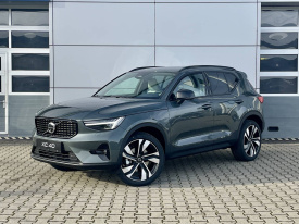 Volvo XC40 2.0 B3 mHEV Plus A/T