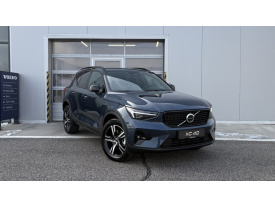 Volvo XC40 B3 PLUS Dark AT7 FWD