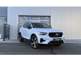 Volvo XC40 B3 PLUS Dark AT7 FWD