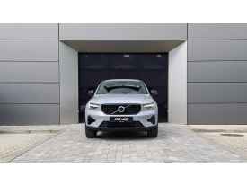 Volvo XC40 B3 PLUS Dark AT7 FWD