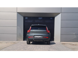 Volvo XC40 B3 PLUS Dark AT7 FWD