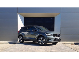 Volvo XC40 B4 Ultra Dark AT7 FWD