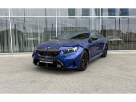 BMW M5 Sedan