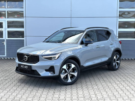 Volvo XC40 2.0 B3 mHEV Plus A/T