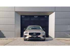 Volvo V60 B4 (P) PLUS DARK AT7 FWD