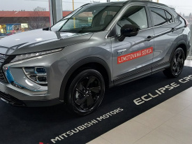 Mitsubishi Eclipse Cross PHEV 2.4 MIVEC + 2 elektromotory BLACK EDITION
