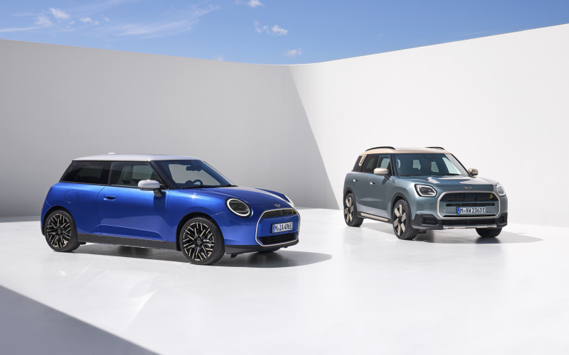 Mini Cooper 5. generácie a Countryman 3. generácie sú realitou, avšak zatiaľ len ako elektromobily